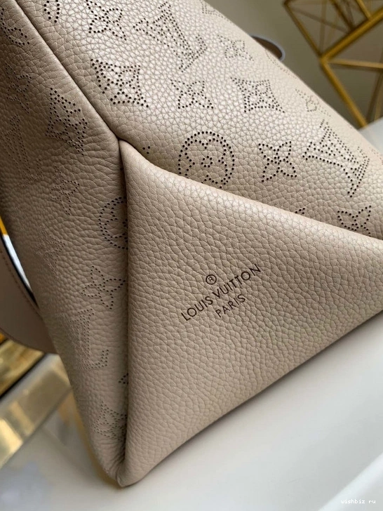 WIS MM HOBO LOUIS BEAUBOURG VUITTON 1109